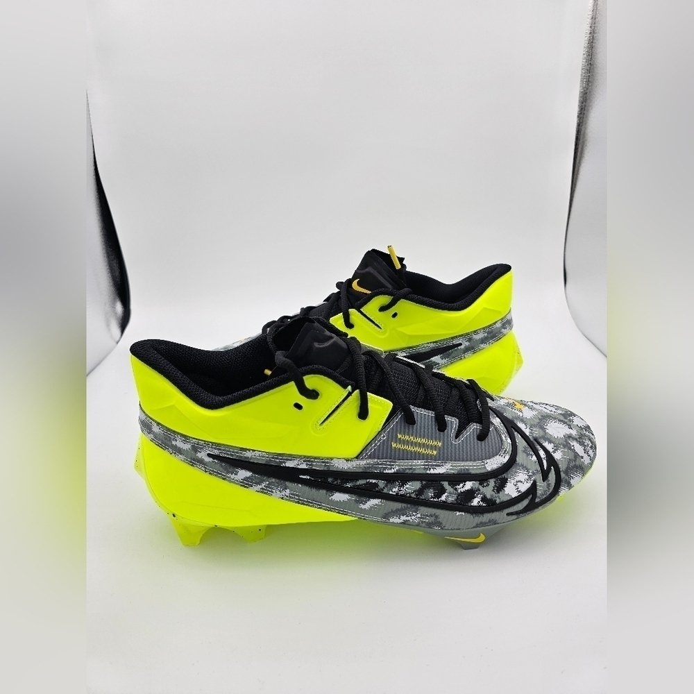 Nike Vapor Edge Elite 360 2 'Razor-Sharp Cuts' Football Cleats